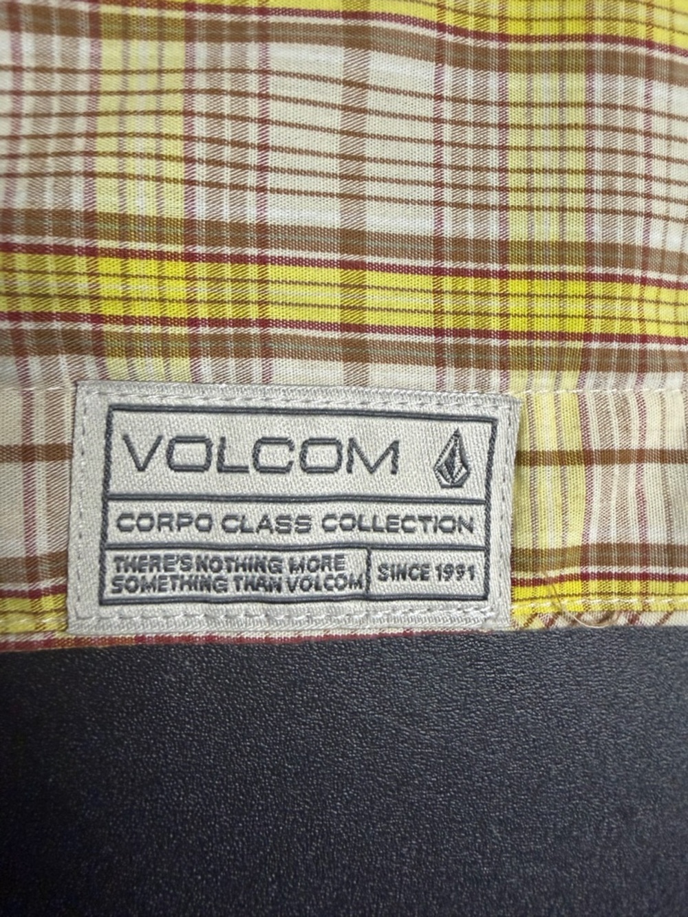 Volcom Men's Yellow and Brown Plaid Short Sleeve Button-Up Shirt - Picture 10 of 16
